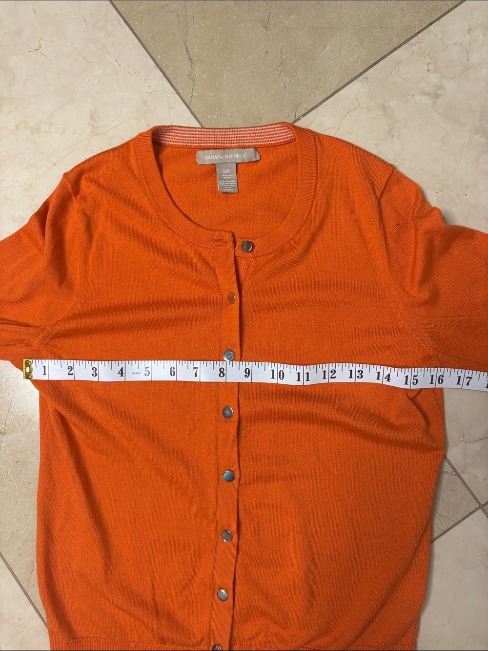 ⭐️ Banana Republic Classic Orange Crewneck Cardigan with tiny flaw- size Small - Picture 4 of 7